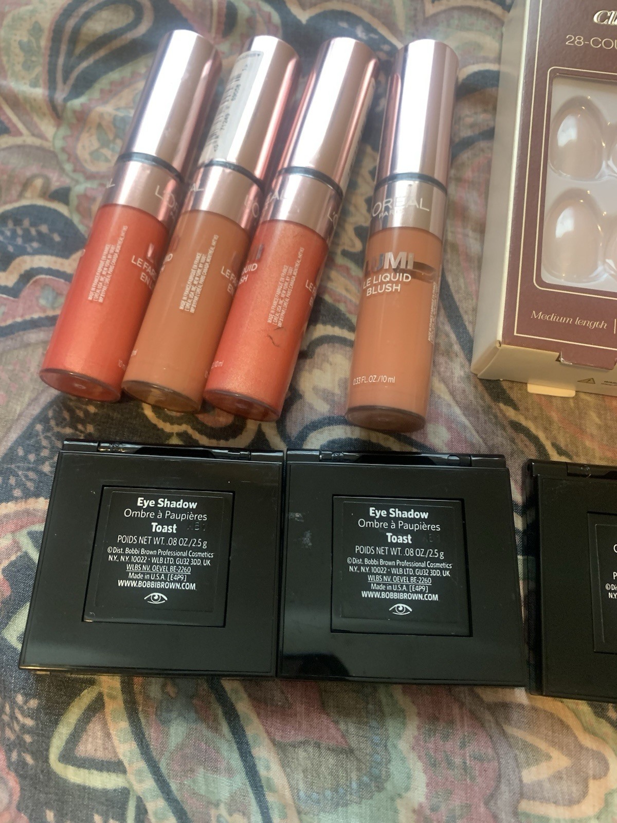 Make Up Lot (L’Oréal Paris, Cover Girl, Bobbi Brown , Colourpop, Ardell Lashes)