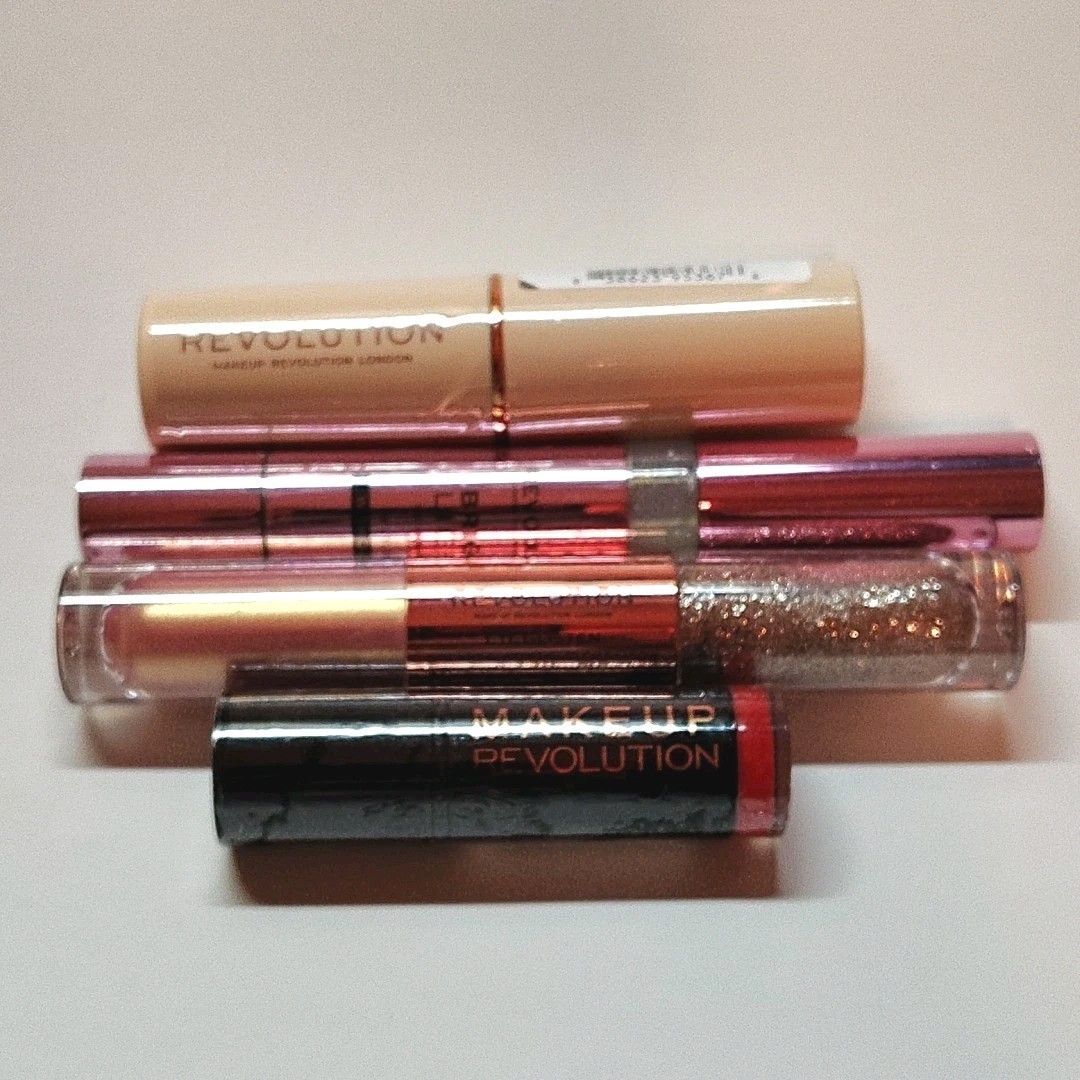 Makeup Revolution London Lot Foundation Stick Highlighter Eye Glisten Lipstick