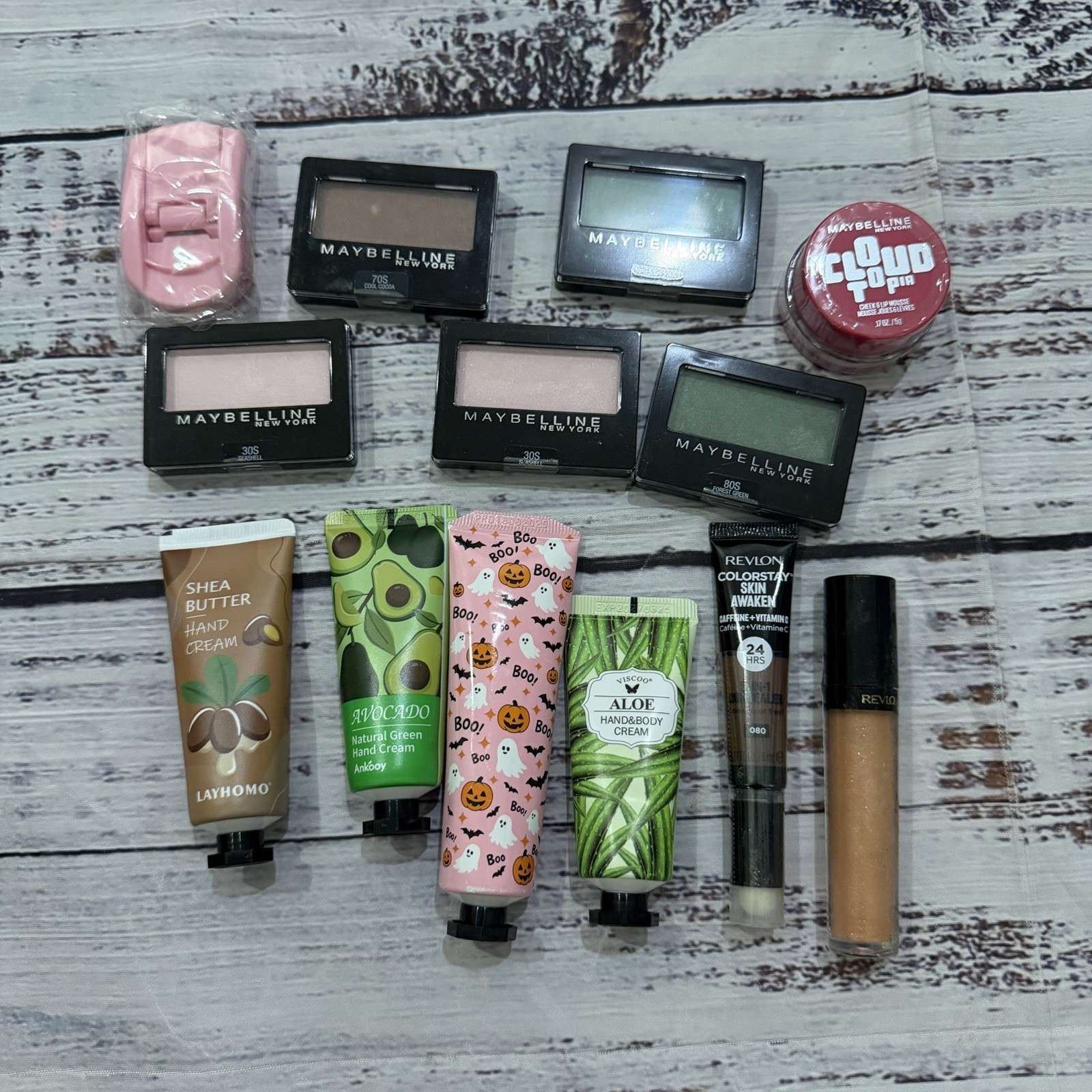 HUGE LOT OF MAKE UP AND TRAVEL SIZE ITEMS MAYBELLINE COVERGIRL TRESEMME