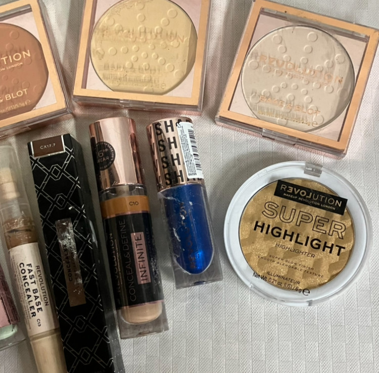 Revolution Highlighters Concealer Lip Gloss Job Lot Set Makeup Bundle