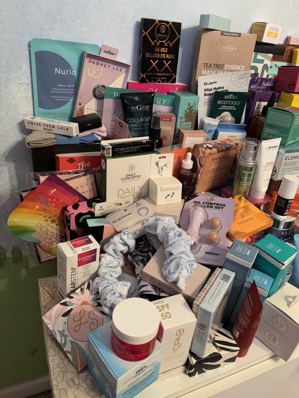 9-12 Luxury Beauty Mystery Box-FULL SIZE-High End-Skincare Body Makeup-BRAND NEW