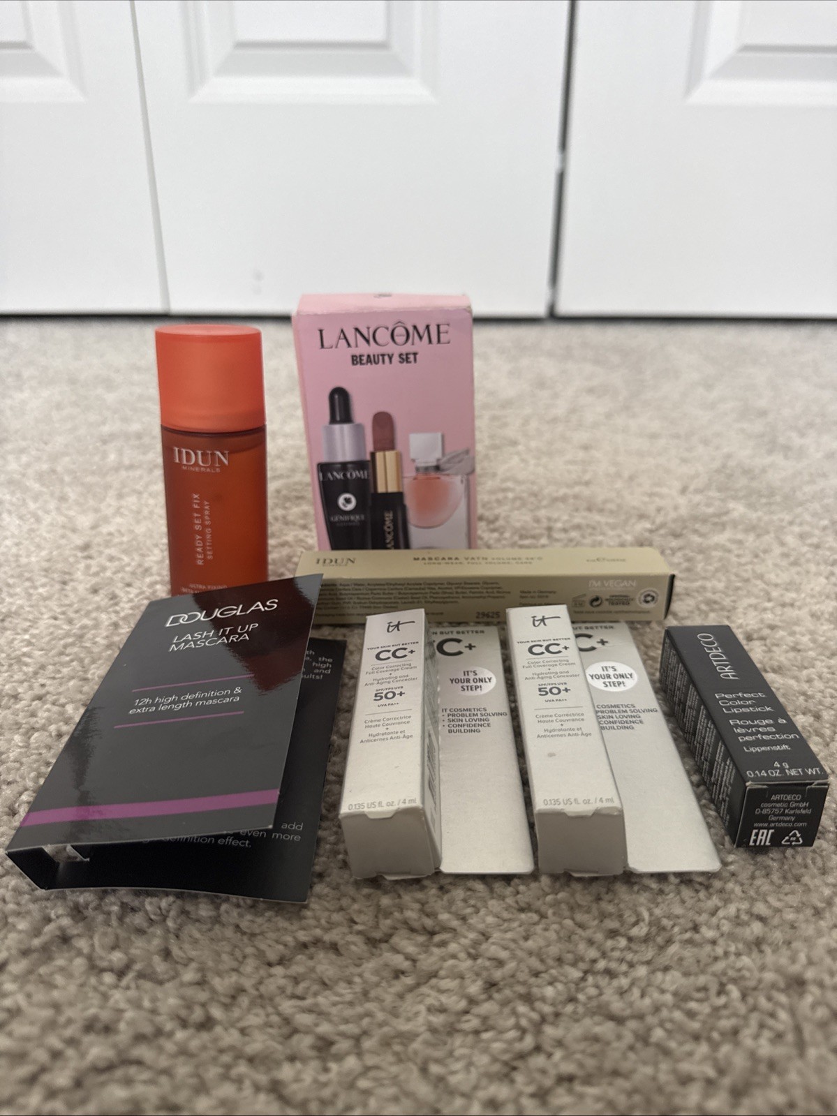 Artdeco, IDUN, It Cosmetics Lot Mascara Setting Spray CC+ Cream Samples