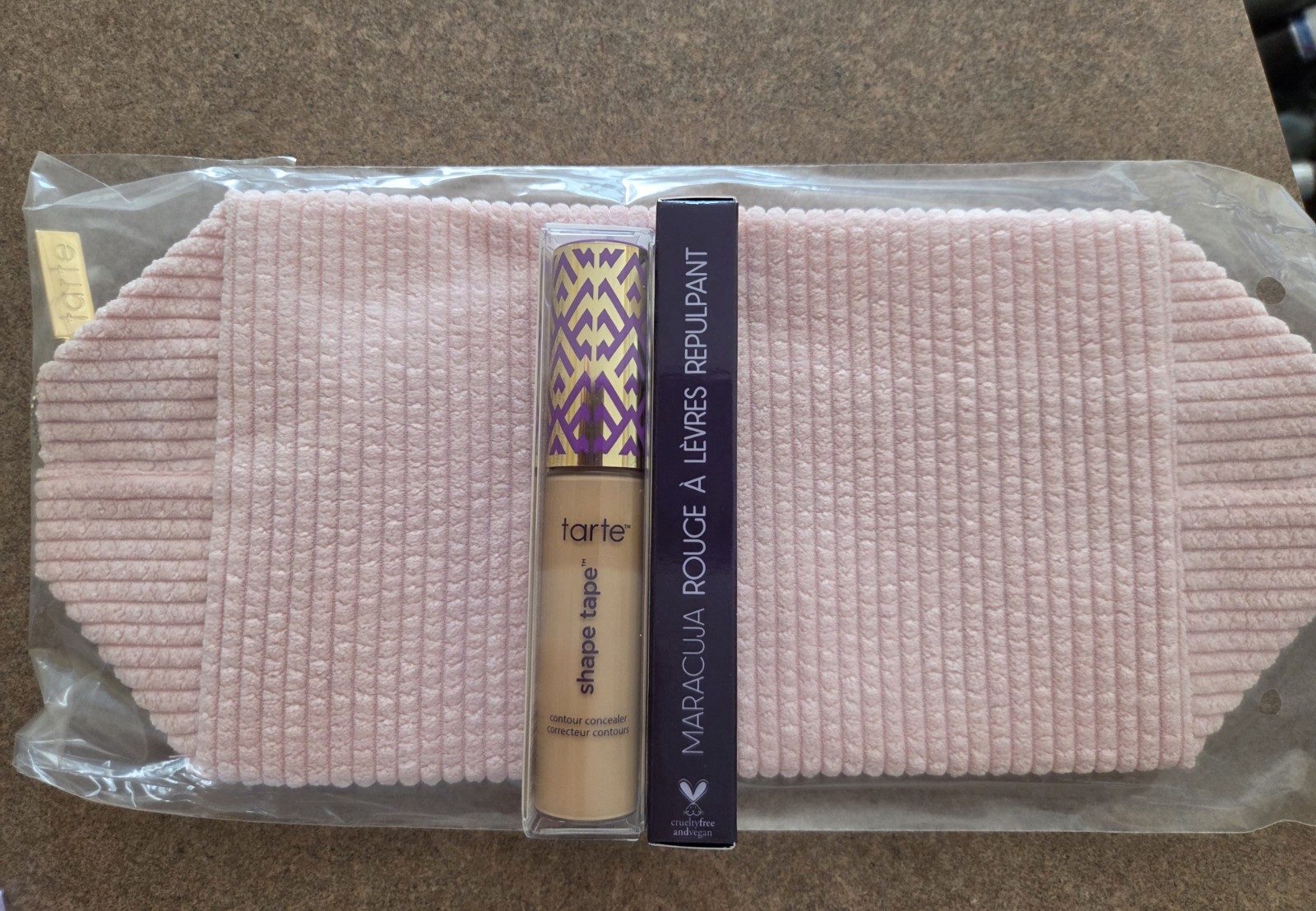 TARTE: Lip Plump & Concealer + Zippered Bag