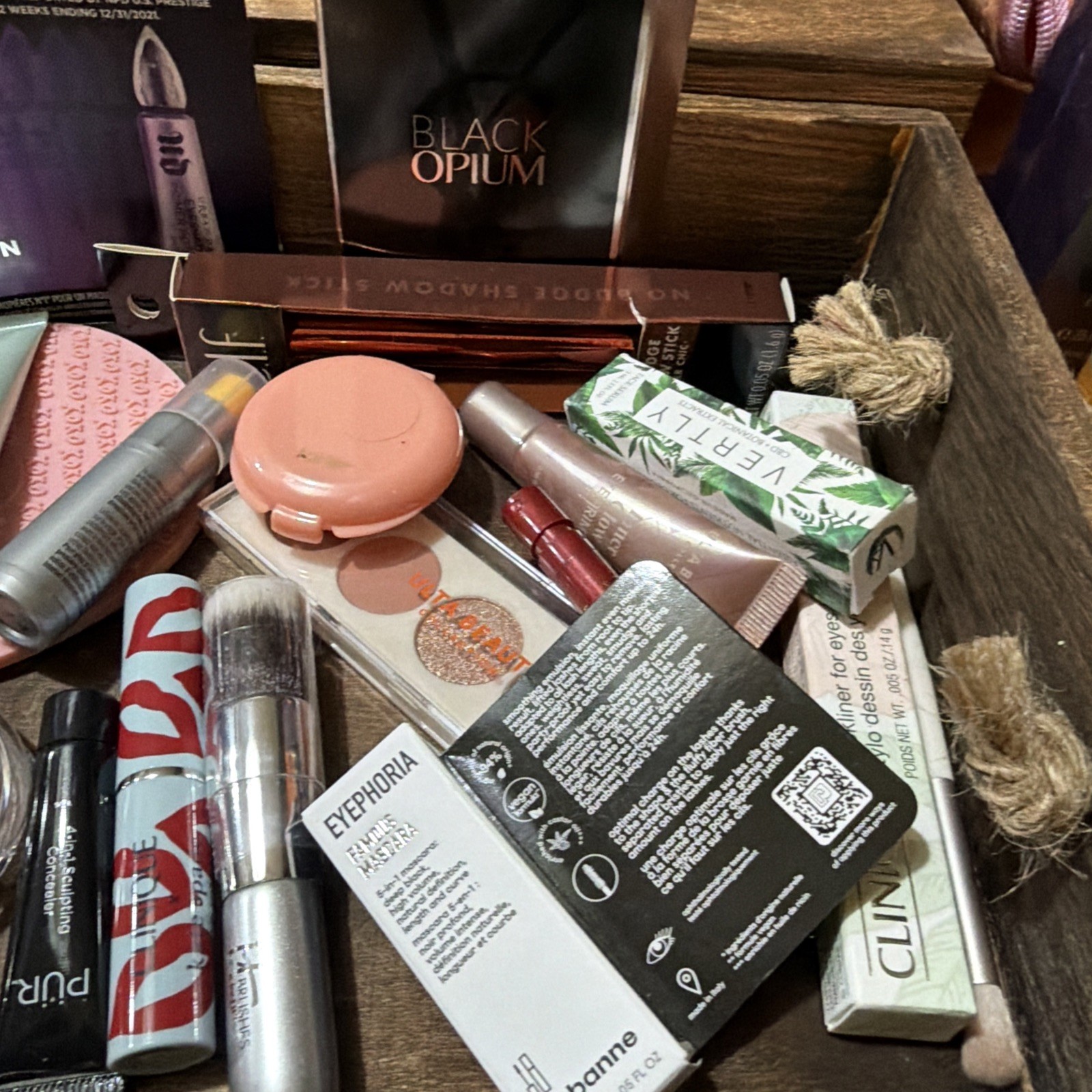 Lot 20 Deluxe / Travel Size Hair,Skin Care, Makeup Beauty Product Samples Bag LL