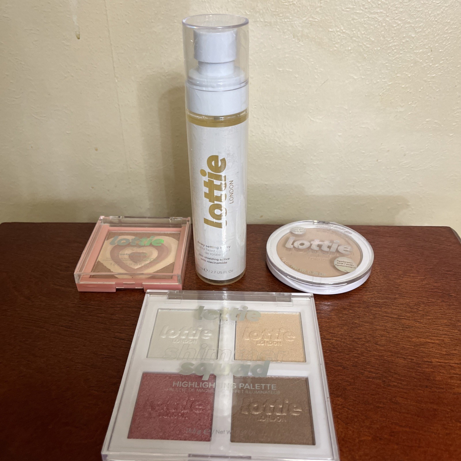 Lottie London makeup lot setting spray jiggling palette setting powder