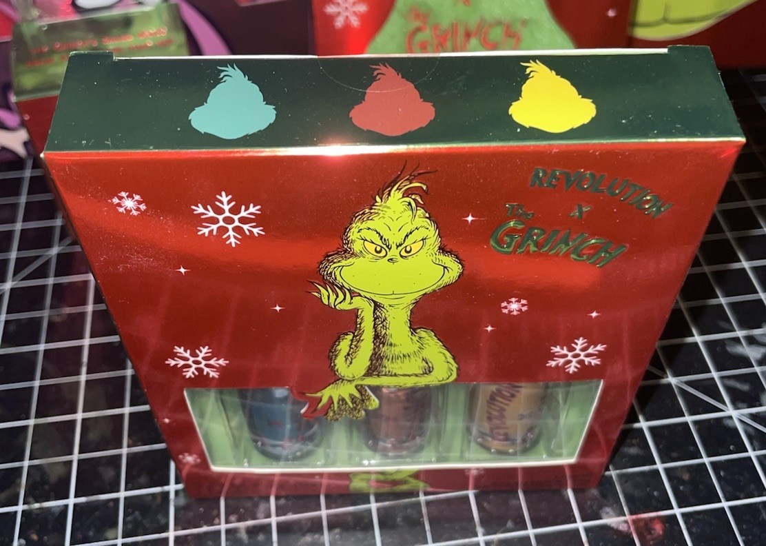 Revolution x The Grinch Makeup Lot Eyeshadow Liquid Set Lashes Sponge Gift Bow