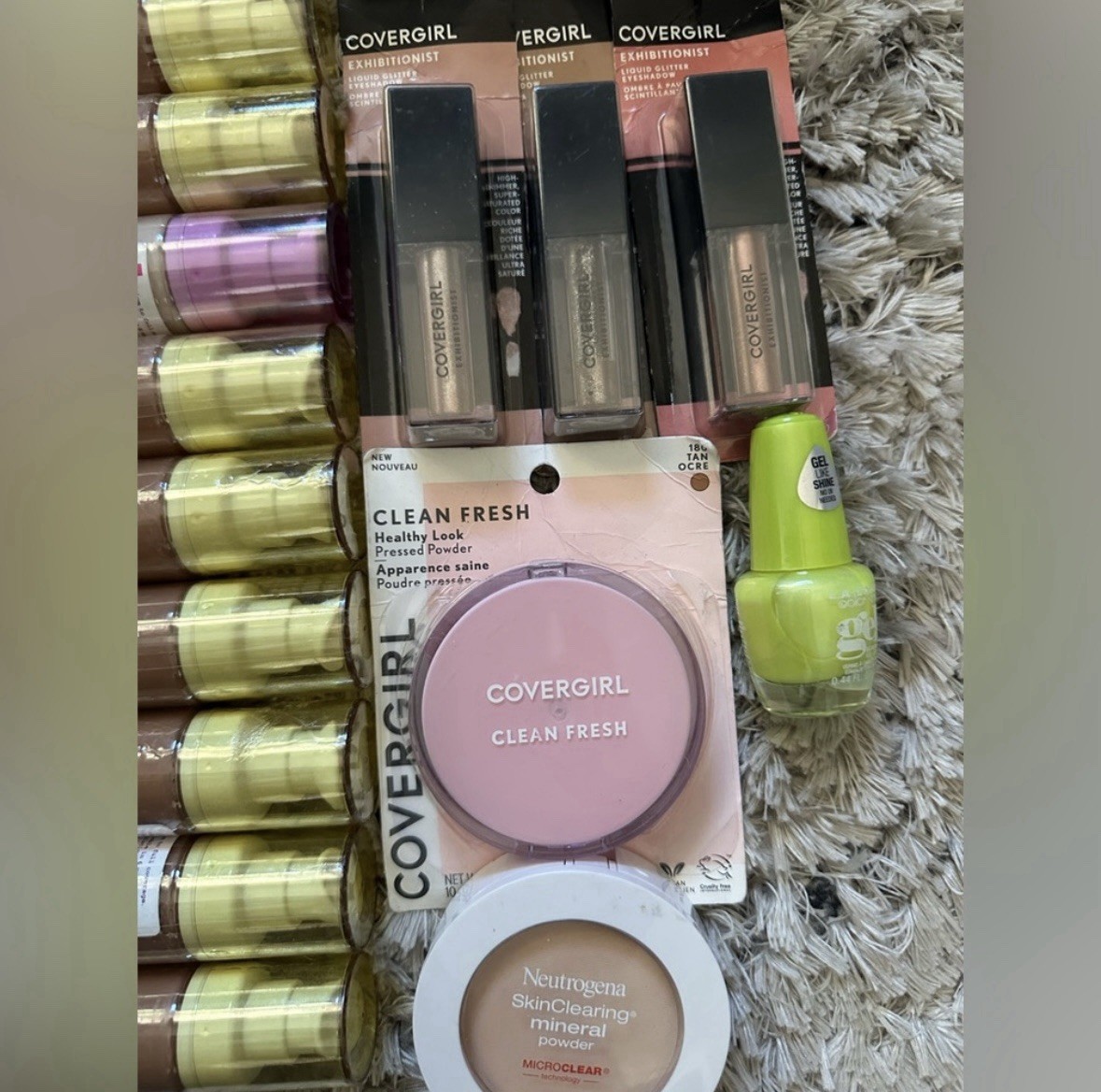 Makeup bundle 45 Items, Brands Include Neutrogena, Covergirl And LA Girl