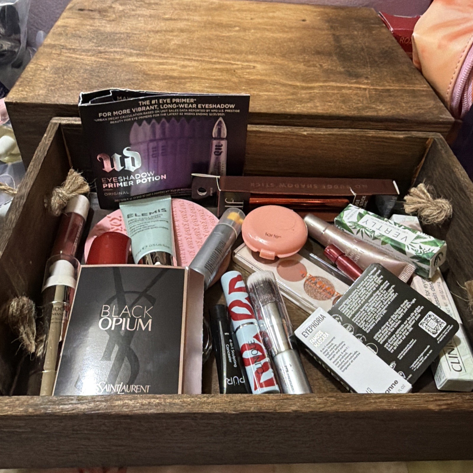 Lot 20 Deluxe / Travel Size Hair,Skin Care, Makeup Beauty Product Samples Bag LL