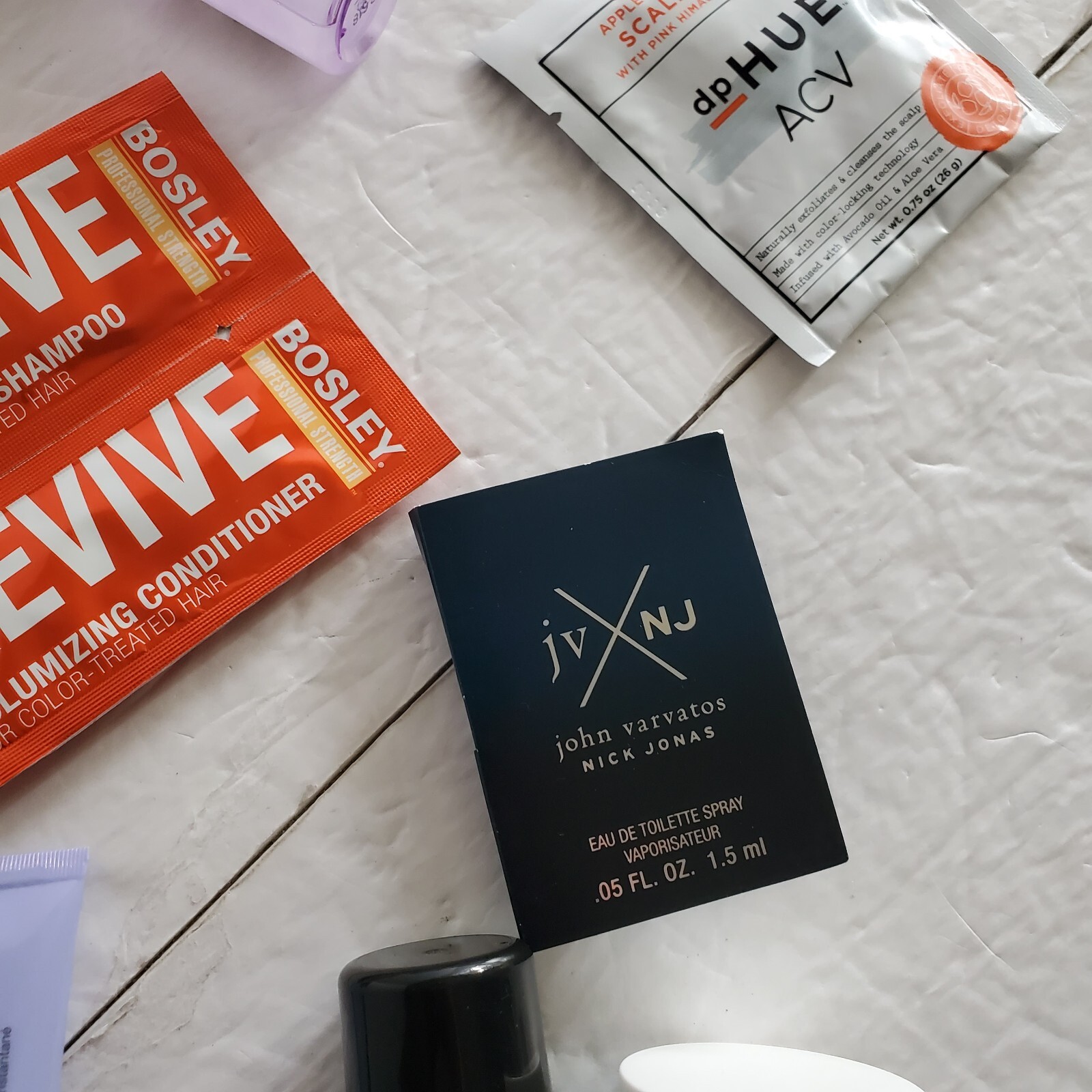 Lot of 20+ Deluxe/Travel/Sample Sized (Hair/Skin/Makeup/Perfume) Beauty Products