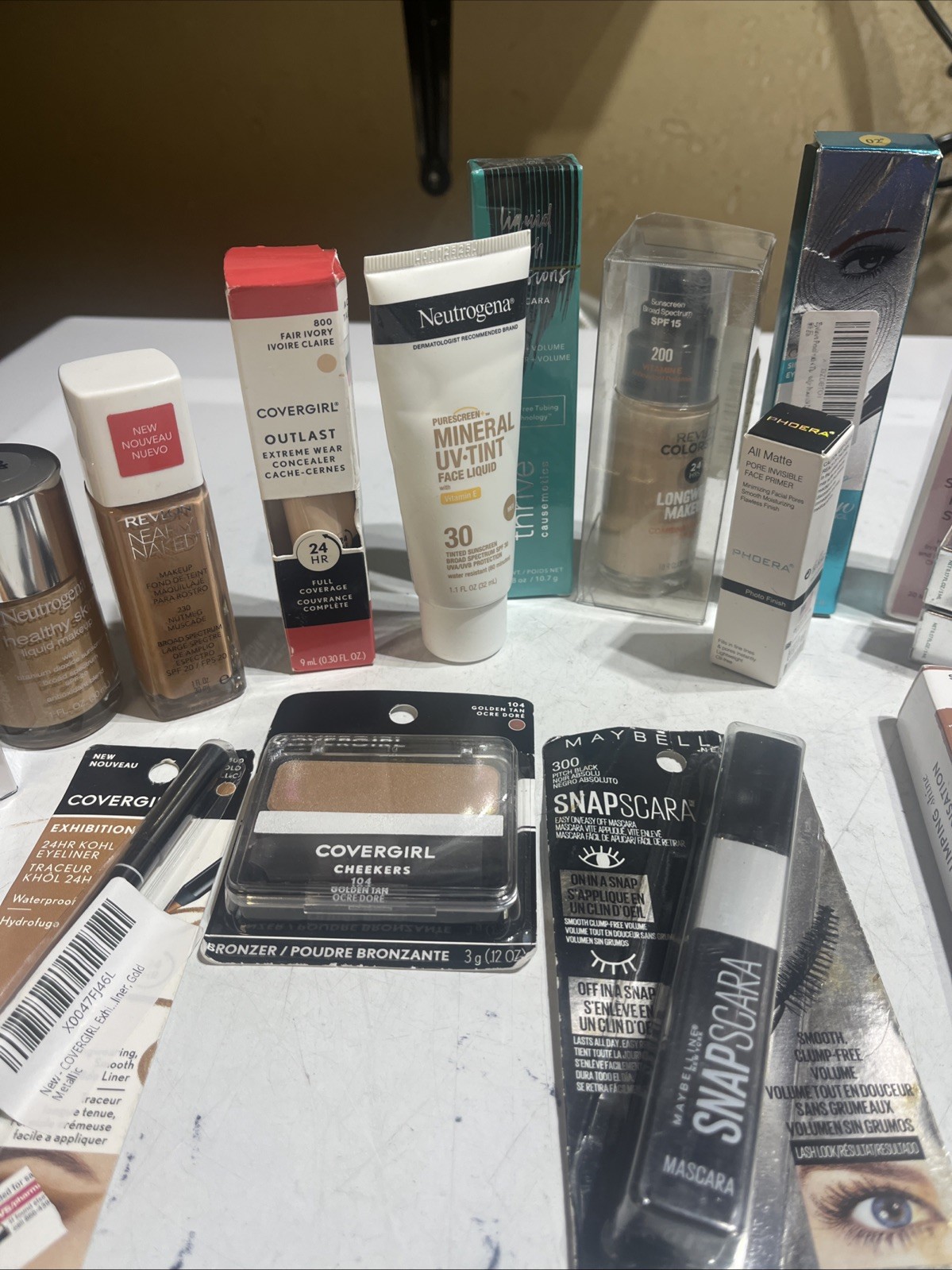 Beauty Product Lot- 20 Pieces Neutrogena, Covergirl, Revlon And More! See Photos