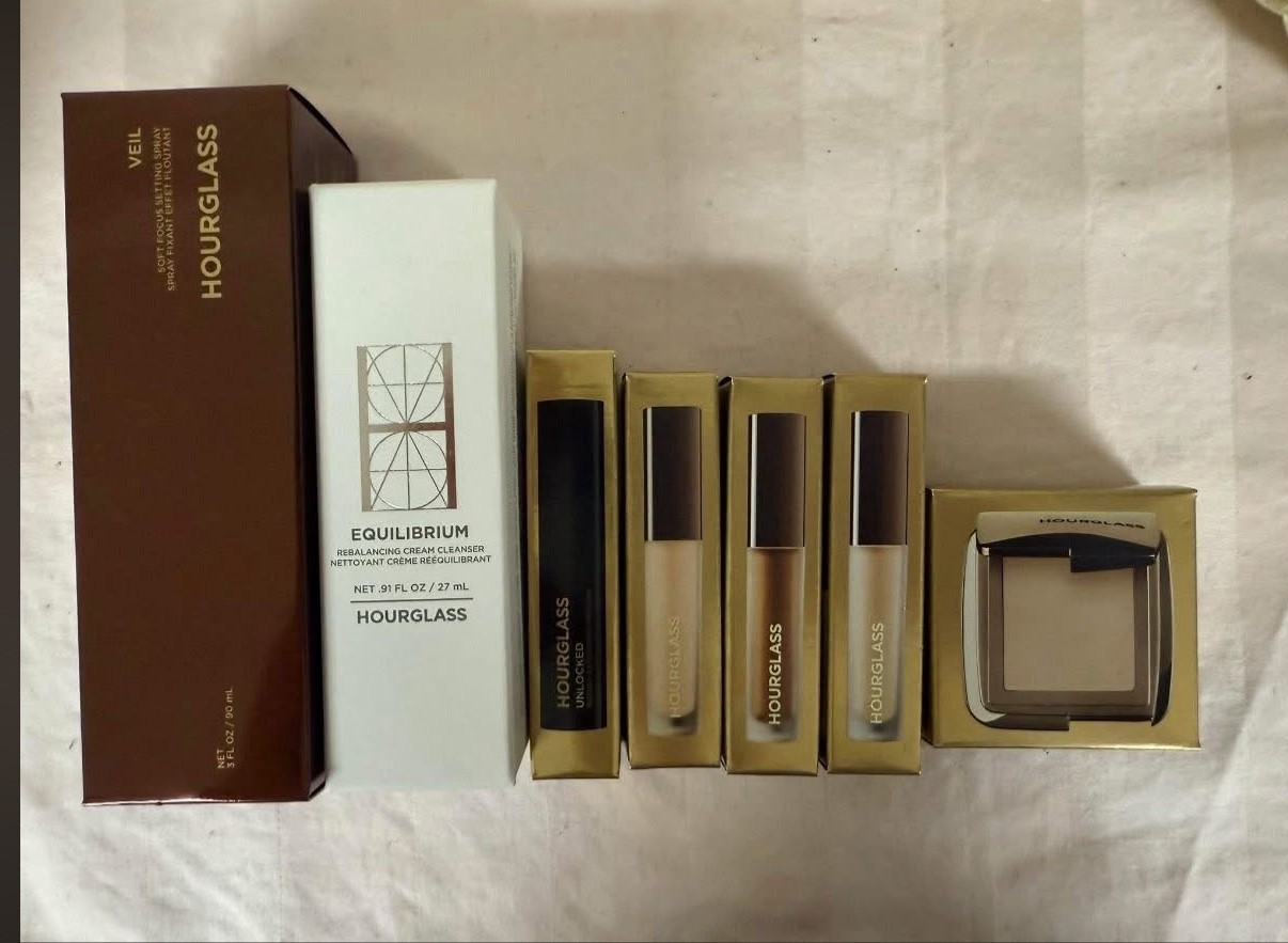 Hourglass Cosmetics 7 Piece Set