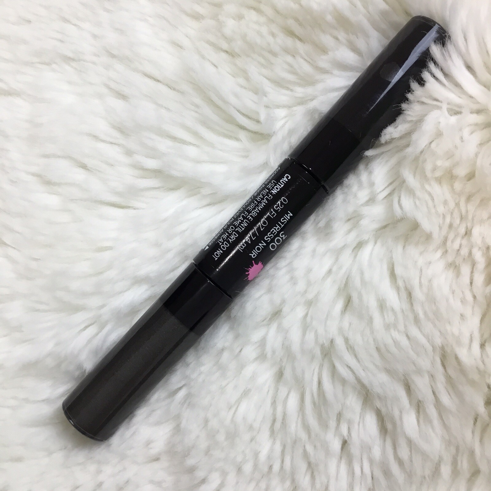 L’oreal 3 Pc Le Lip Gloss Violet, Black/Charcoal Liquid Eye Shadow Eye Liner B6