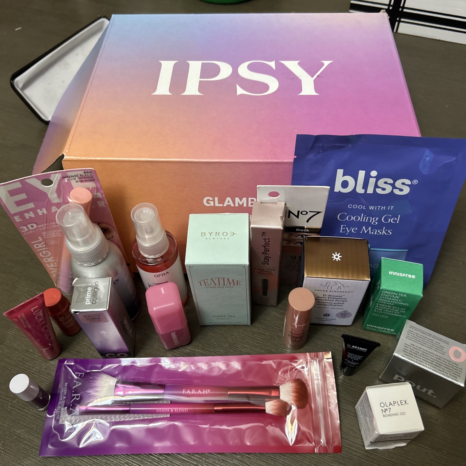 Ipsy Make-Up Mystery Make-Up Big Box Size 19 Pieces New