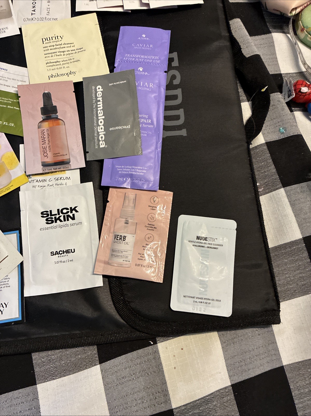 Lot 32 MAKEUP AND SKINCARE ASSORTMENT New