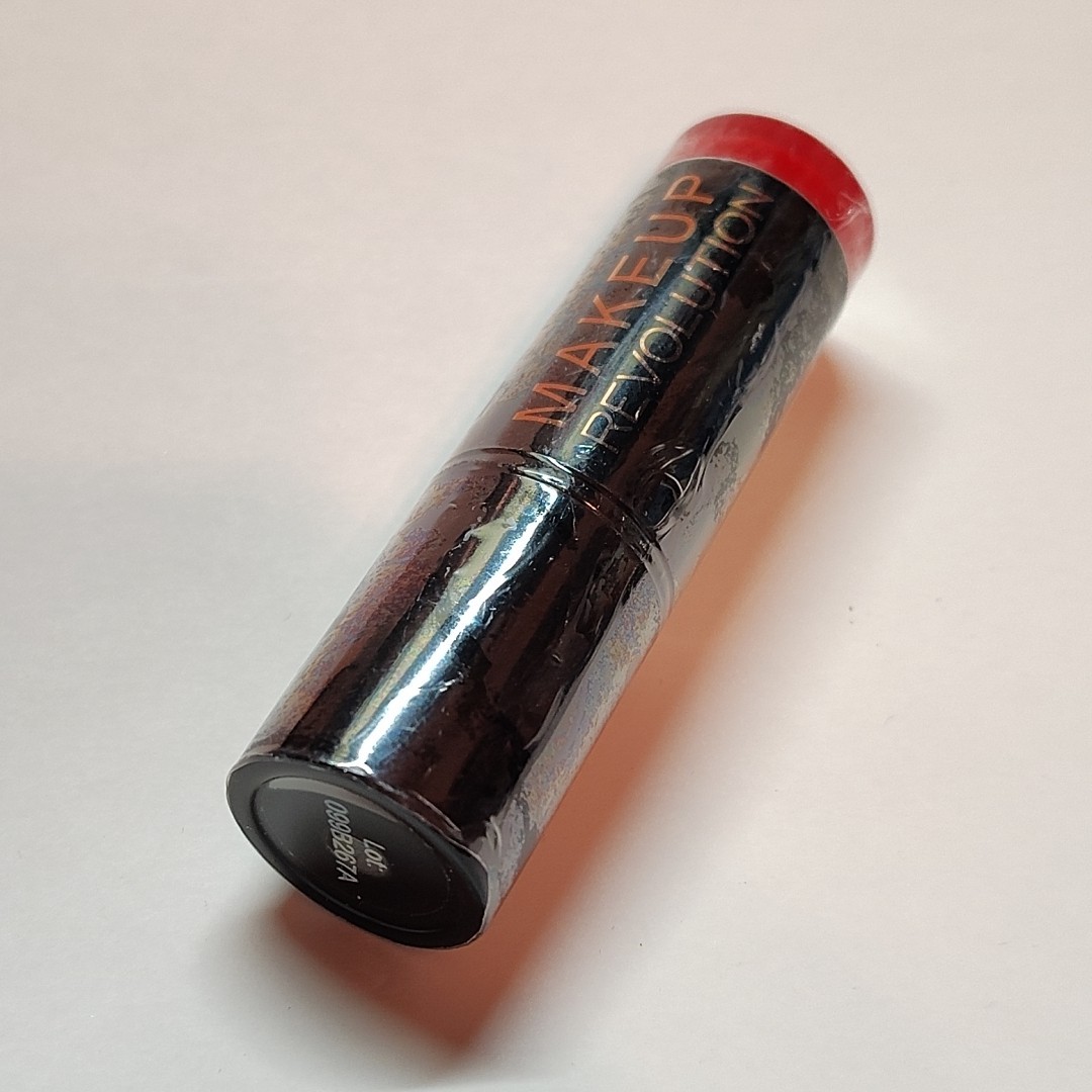 Makeup Revolution London Lot Foundation Stick Highlighter Eye Glisten Lipstick