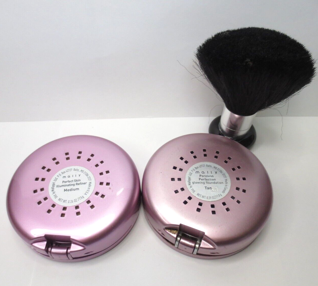 MALLY MIXED MAKEUP 3 PCS- BRUSH, POWDERS TAN & MEDIUM