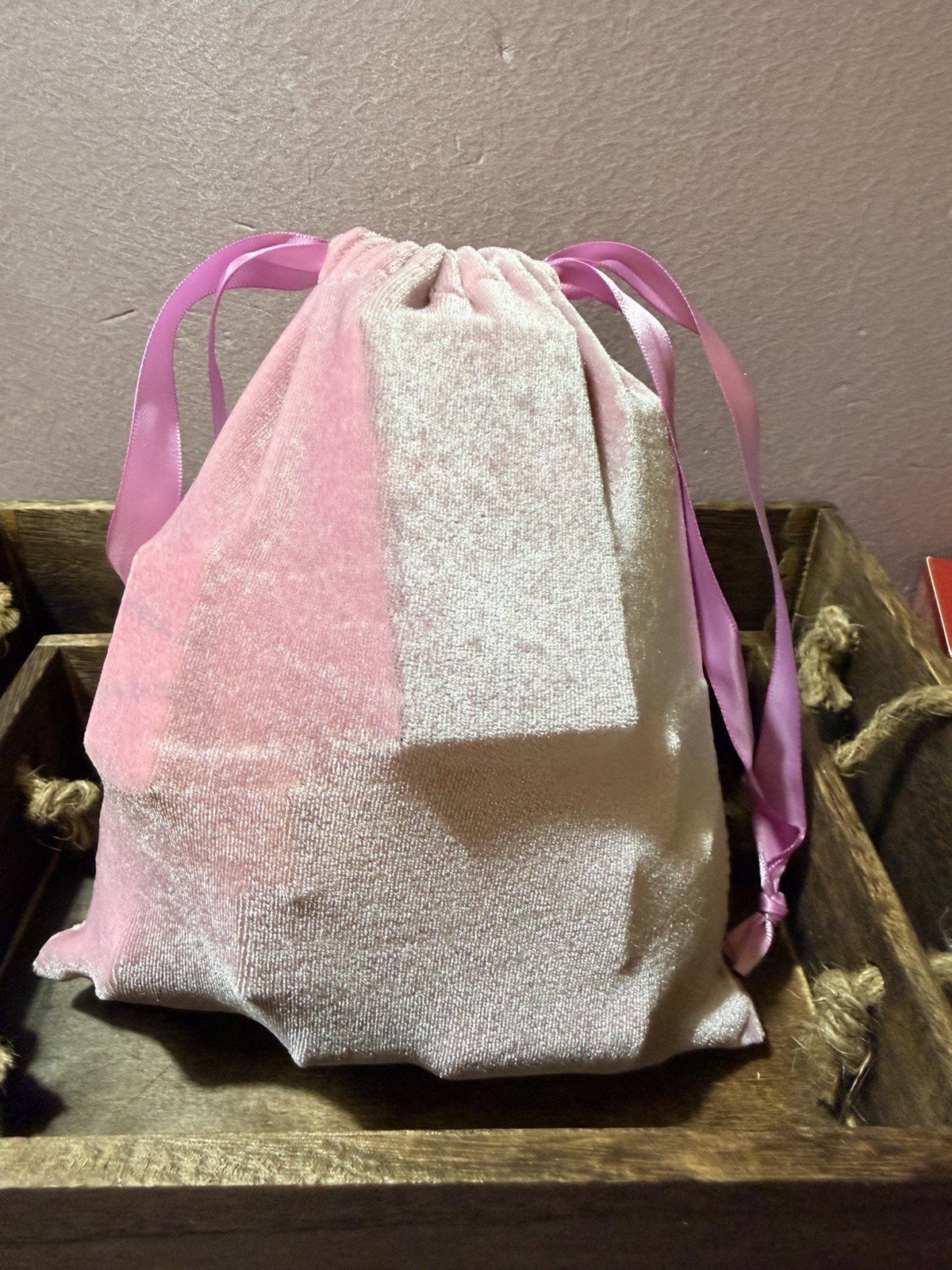 Lot 30 Deluxe / Travel Size Hair,Skin Care, Makeup Beauty Product Samples Bag FF