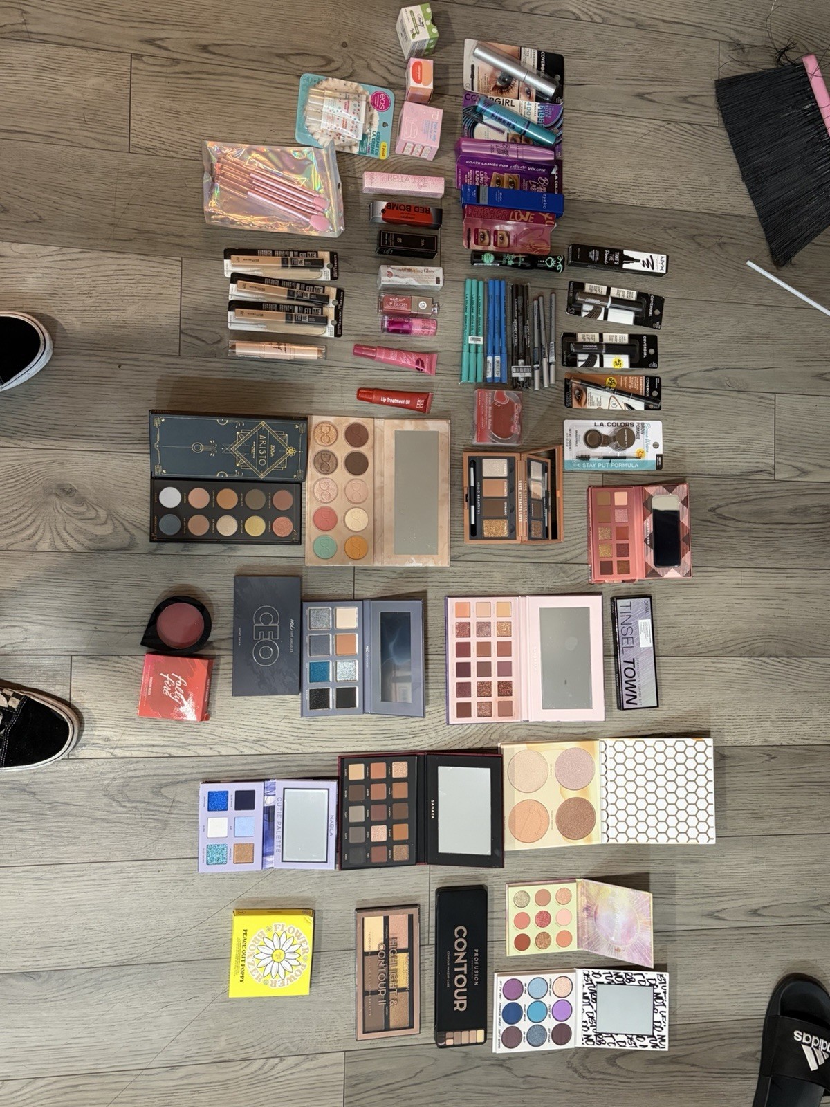 Assorted Full Size Makeup Lot: Covergirl NYX Maybelline LA Colors Essence