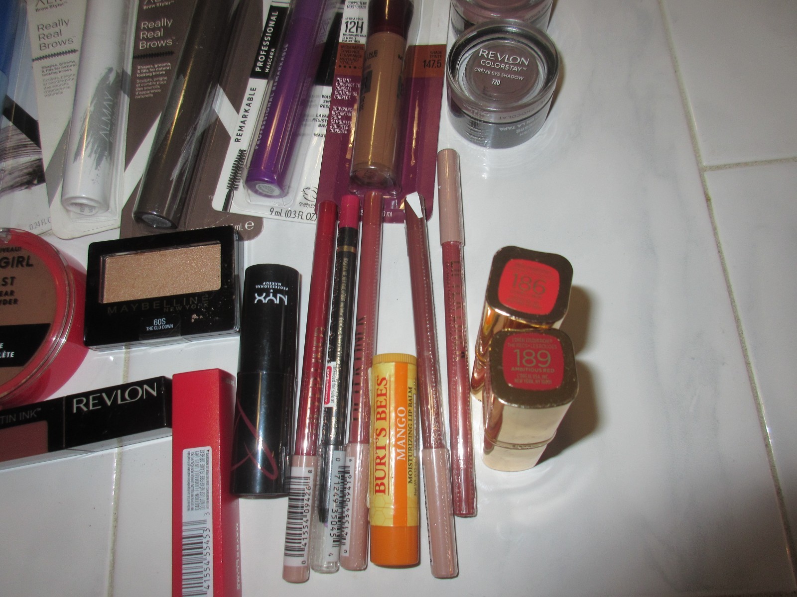 Make up lot 25pcs Maybelline, L’oreal, Elf, Cover girl, Revlon etc. Group 8