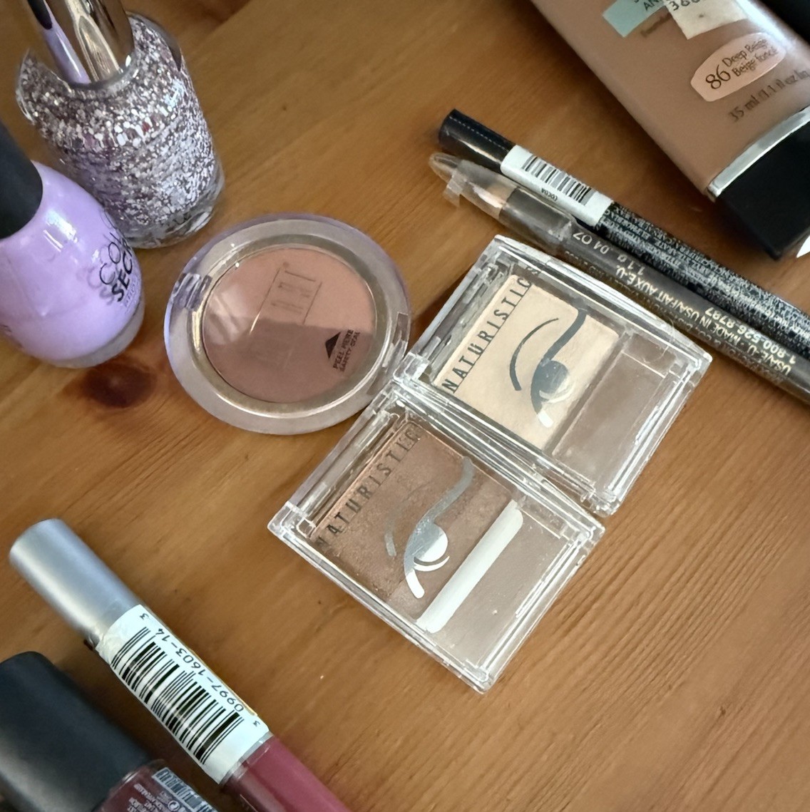 NEW Makeup/ Beauty Cosmetics Bundle Lot Revlon, MaxFactor, Etc. Makeup Set
