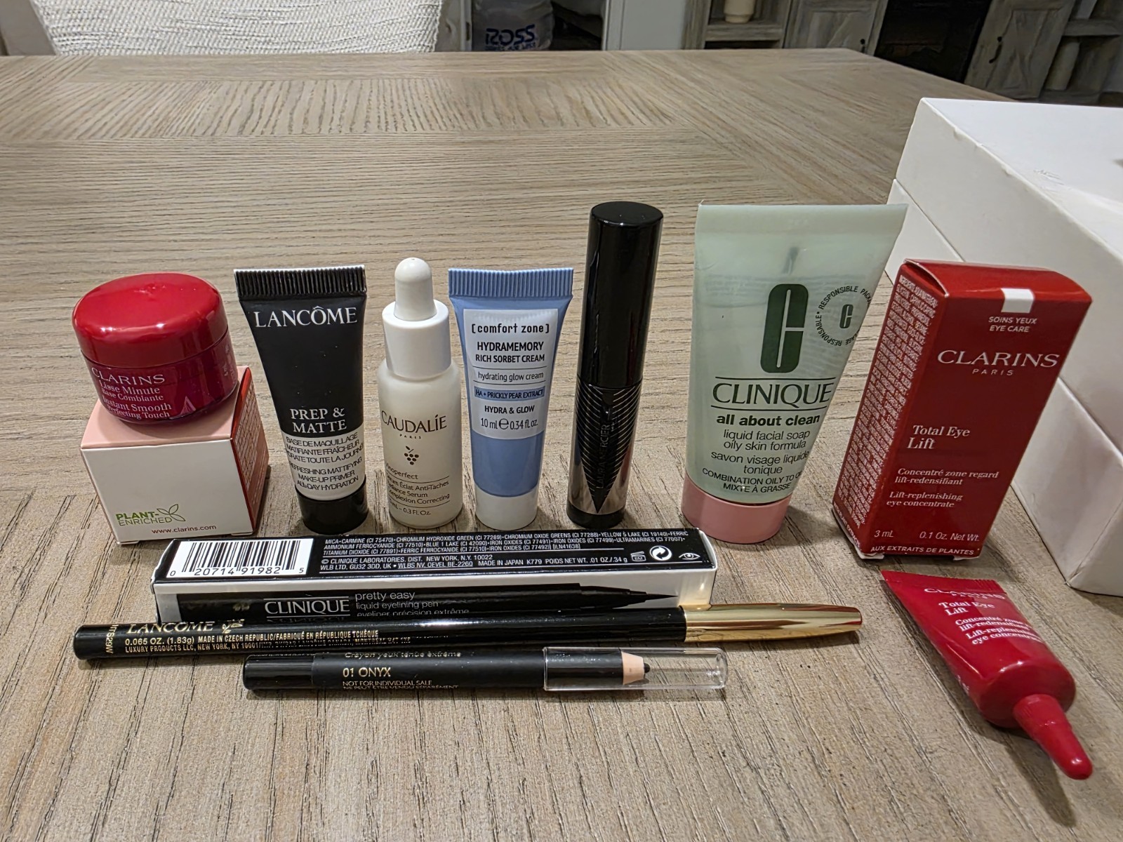 Beauty Hight Class Lot 10 Clarins, Lancôme, Caudalie, Laura Mercier & Confort